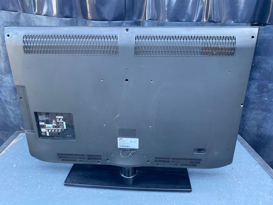 LCD Samsung (100cm x 63cm)