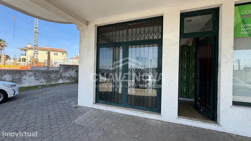 LA- Loja Para Venda em Lourosa, Santa Maria da Feira, Aveiro