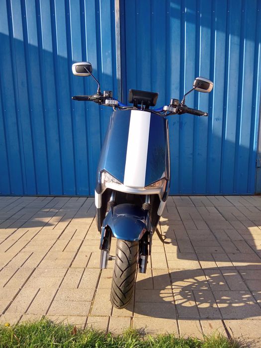 Електроскутер Aima m4