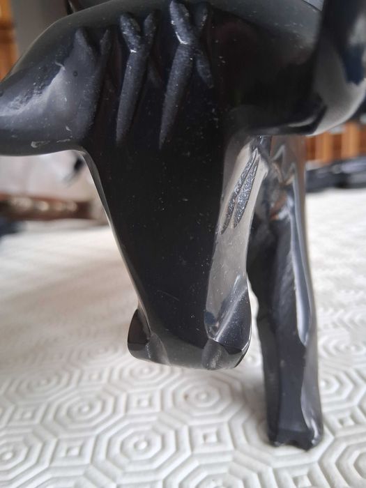 Touro em mármore preta, estilo cubista, bom estado, vintage