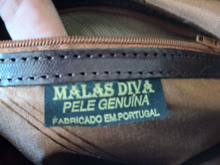 Mala de senhora em pele castanho chocolate