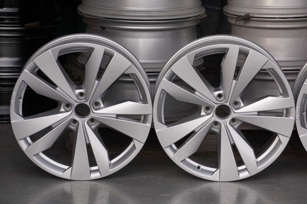 Alufelgi oryginal VW 5x112 8Jx19 et45 cb57,1 jak NOWE! 2022rok!