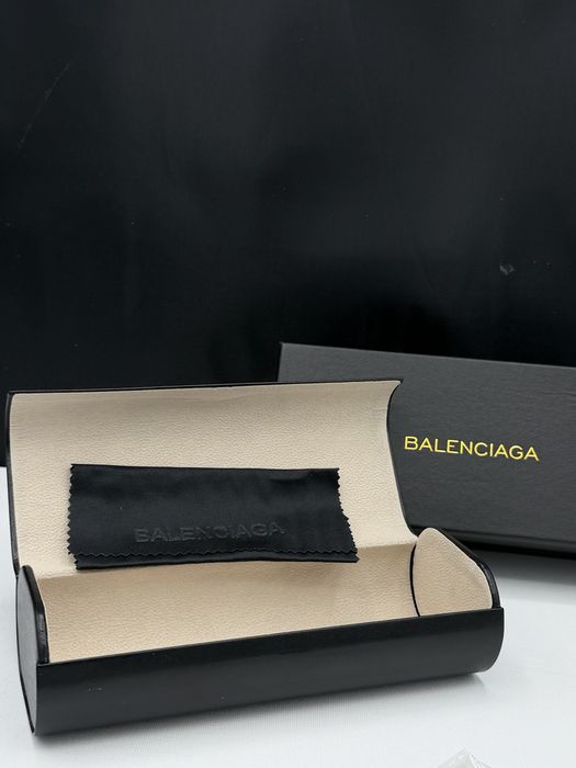 Etui na okulary Belenciaga