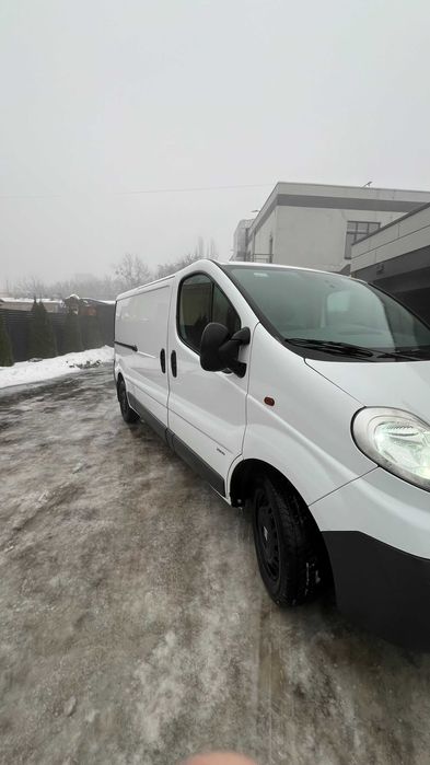 Opel Vivaro 2013 (FL) — надежный рабочий фургон