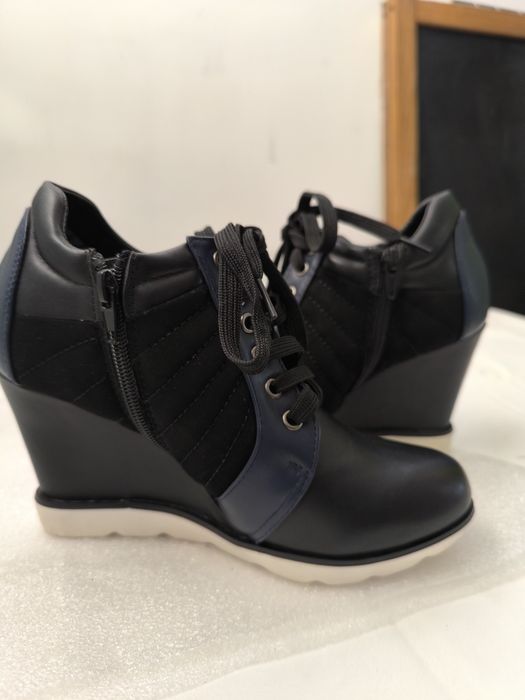 Buty botki na koturnie czarne nowe eleganckie rozmiar 38