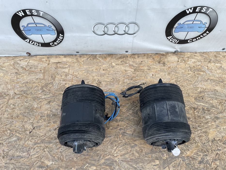 Задня пневмоподушка права ліва Audi Q7 4M0