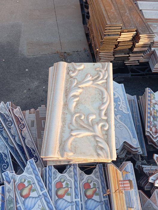 Azulejo, barras, rodapé, etc