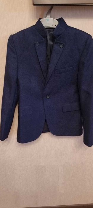 Продам пиджак детский для мальчика 32 размер.