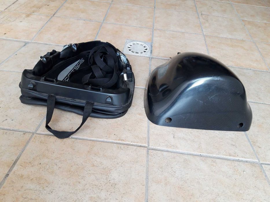 Top Case (bagageira) semi-nova em carbono para motos de pista por 350€