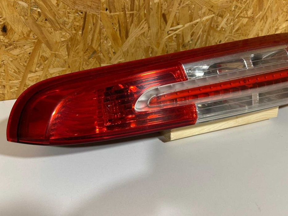 Lampa tylna prawa Ford C-Max lift