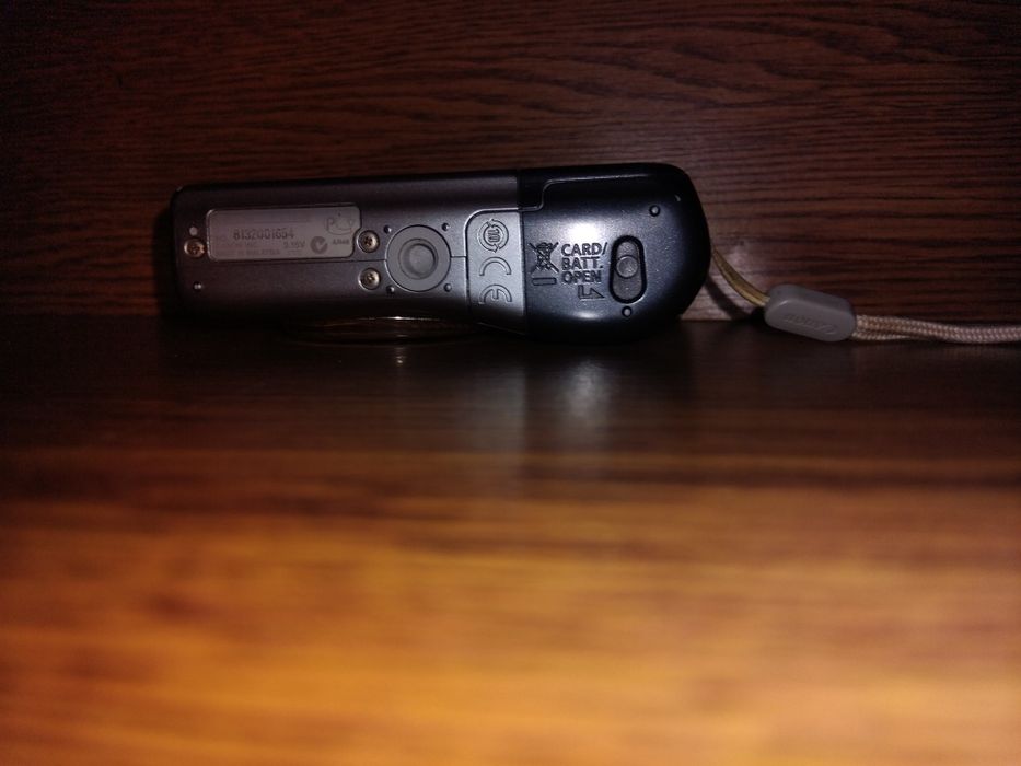 Canon A1000 is Silver цифровий фотоапарат