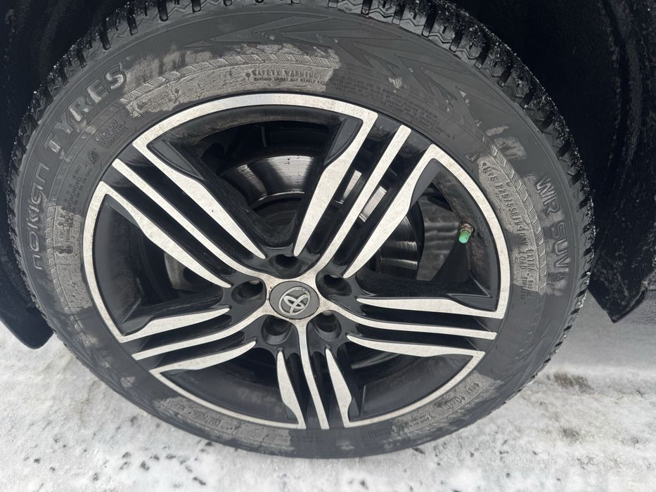 Toyota Rav4 hybryda 1 wl  black edition faktura