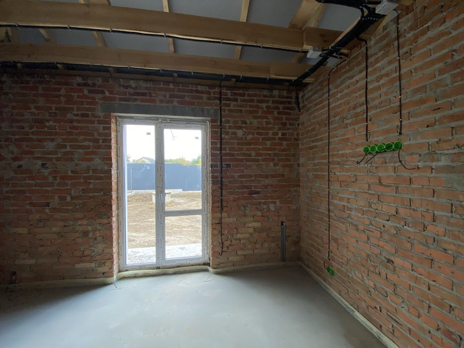 Продаж чистового будинку