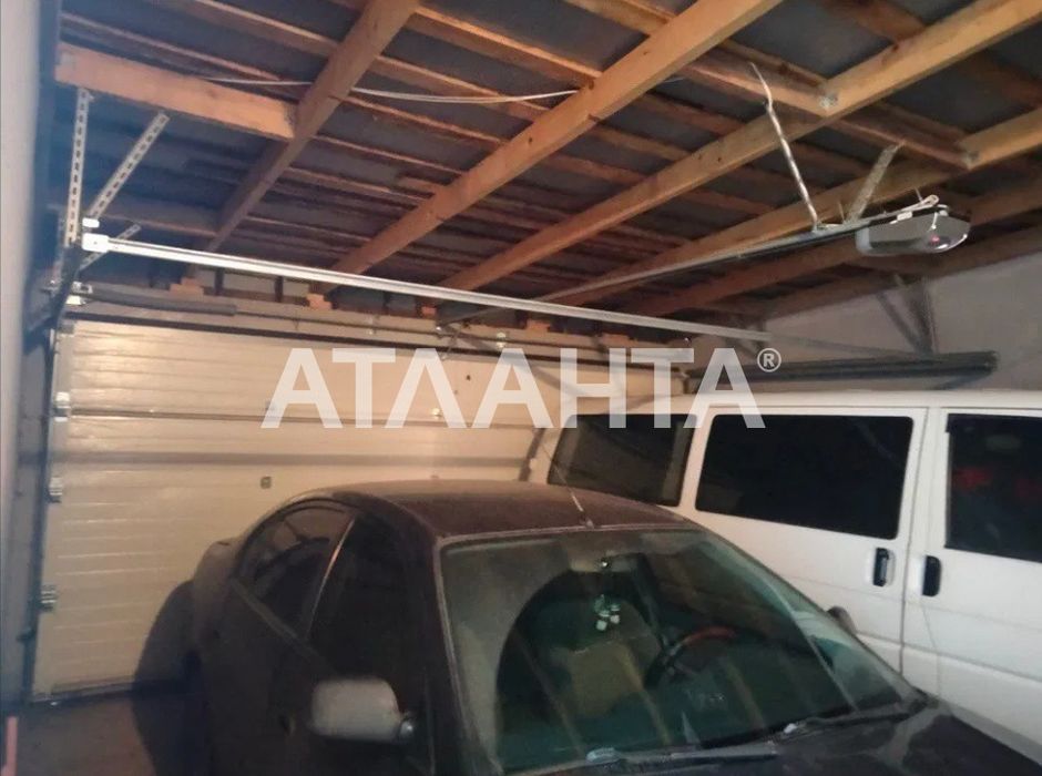 Капитальный дом в пригороде