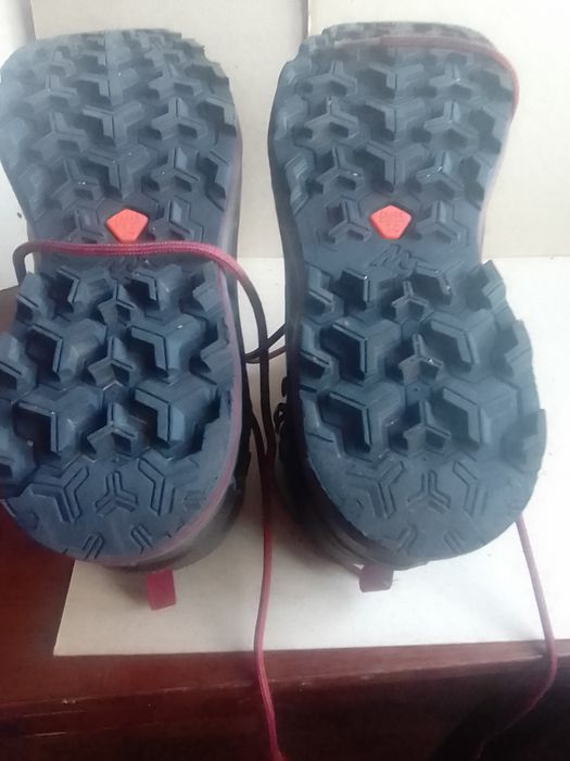 Трекінгові черевики Decathlon