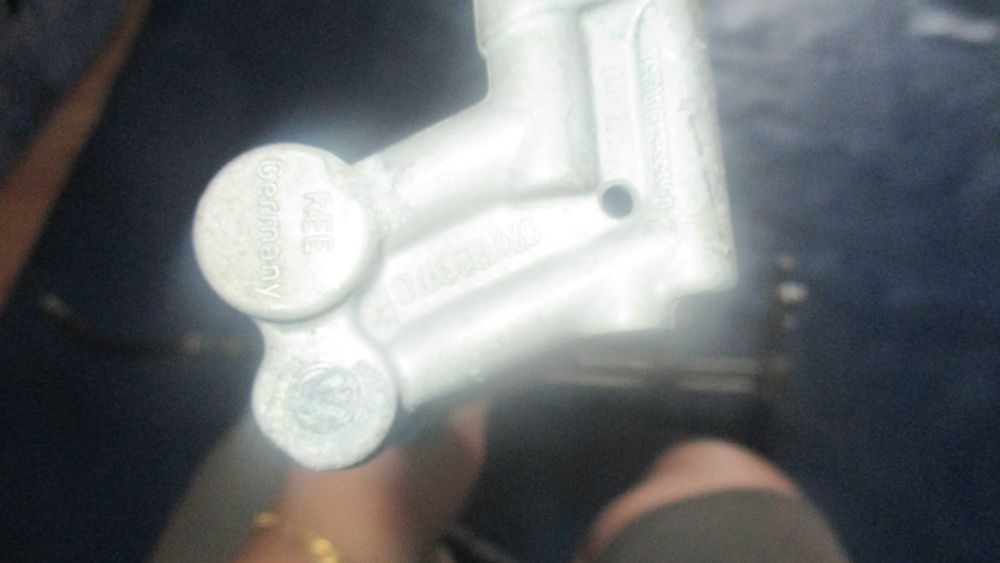 LISTWA Wtryskowa VW T5 Transporter MULTIVAN CARAVELLE Touareg 2.5 TDI