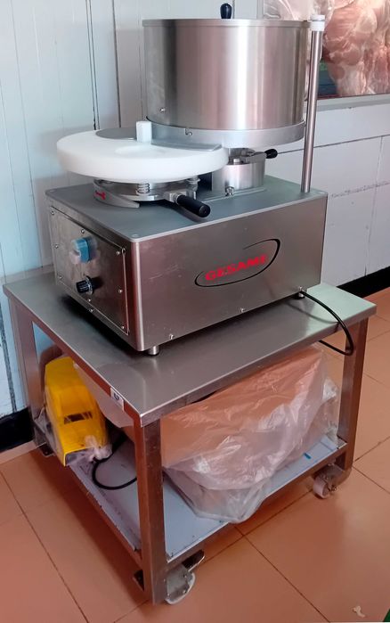 FORMADORA DE HAMBÚRGUERES GESAME MH100   + Bancada Inox c/rodas (650x650x650MM)