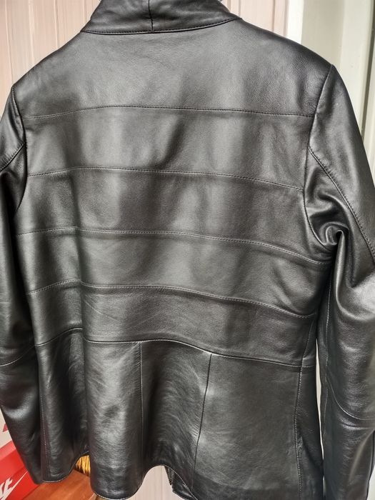 Куртка шкіряна жіноча