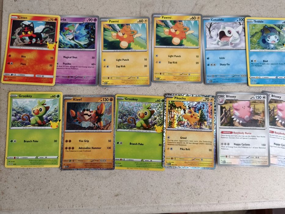 129 Cartas Pokémon Jungle Collection + Topps 1999 blue logo (1st Print) e cartas extra.