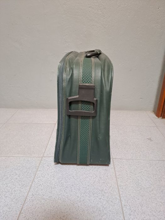 Mala de viagem verde