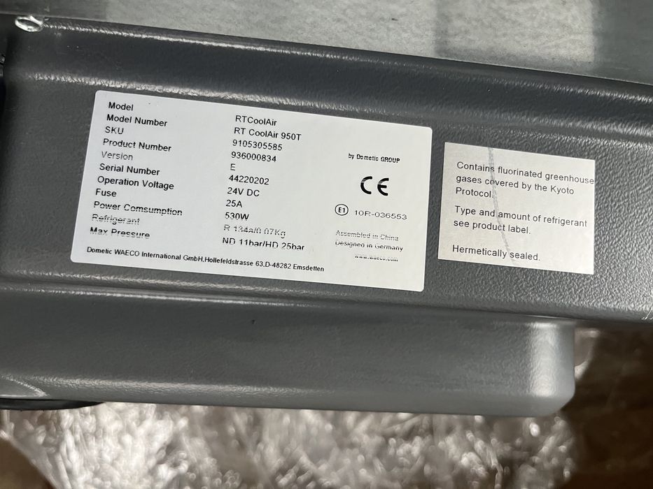 Стояночний кондиціонер Dometic Compact на кришу в люк грузового Авто