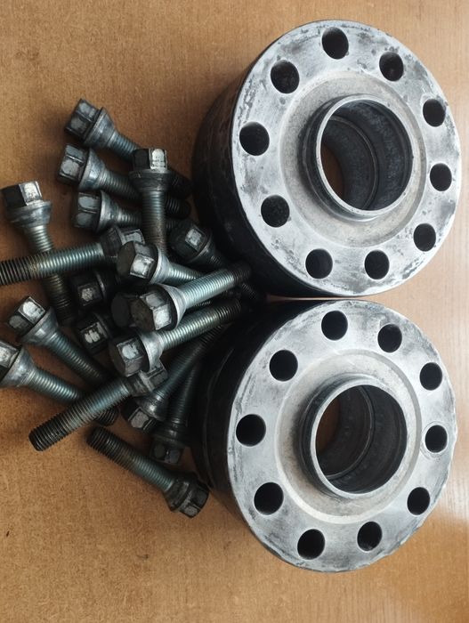 Проставки 5.108/5.114.3 30мм цо60.1 з болтами