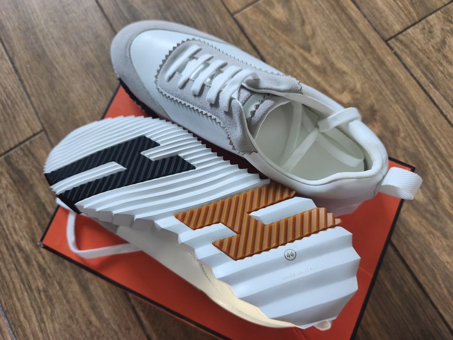 Noweeskie buty Hermes Bouncing rozmiar 44