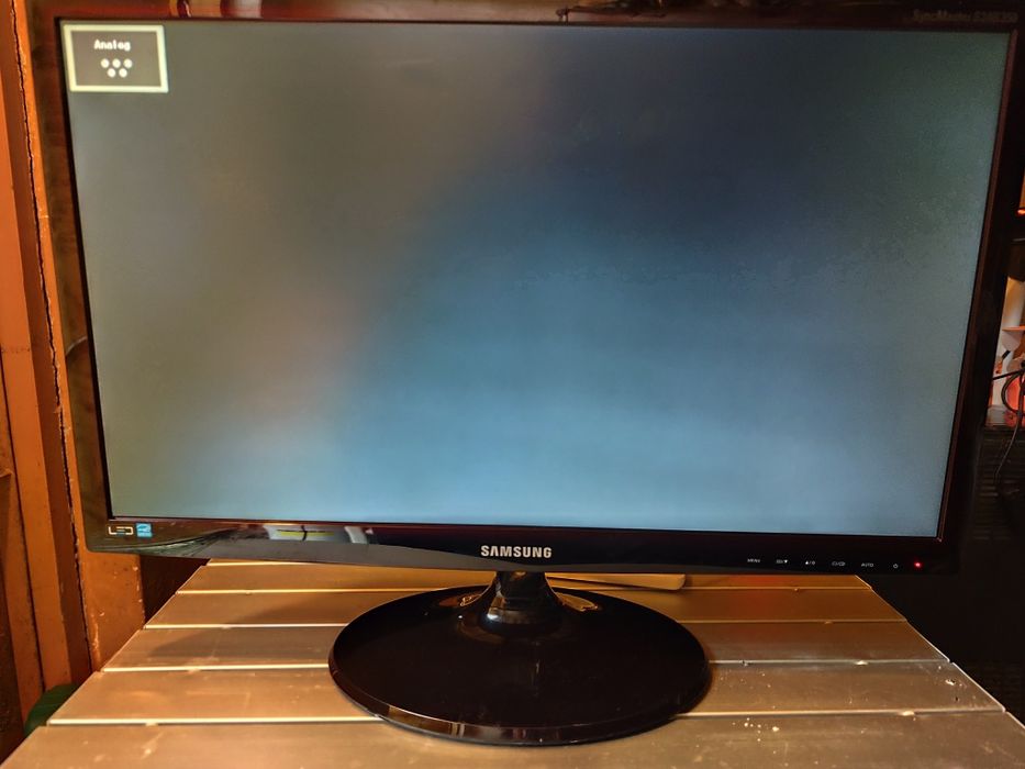 Monitor 22-27cali z Niemiec