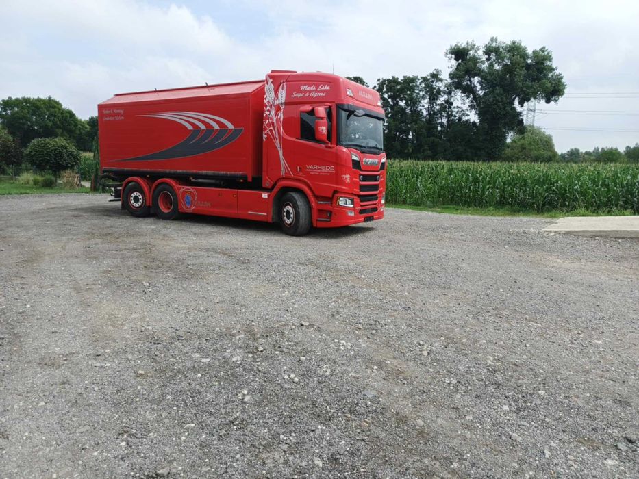 Scania   do zboża z dmuchawą odkurzaczem samozaładowcza