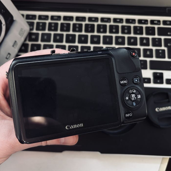 Фотокамера фотоапарат камера Canon eos m