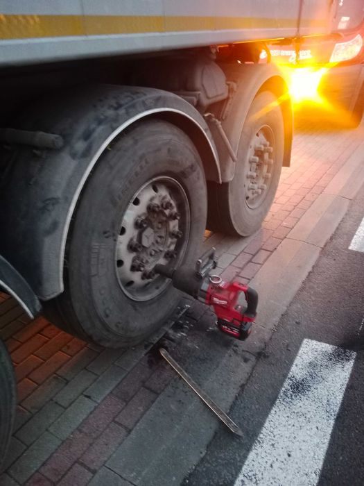 Mobilna Wulkanizacja PŁOŃSK tel 5O6 O31 21O