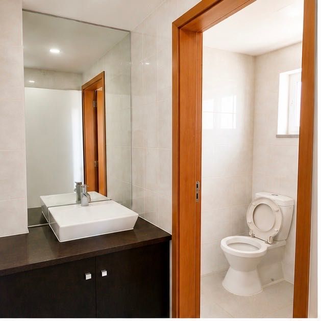 Espaço Comercial de 160 m² com Montra Panorâmica no Centro da Cidade