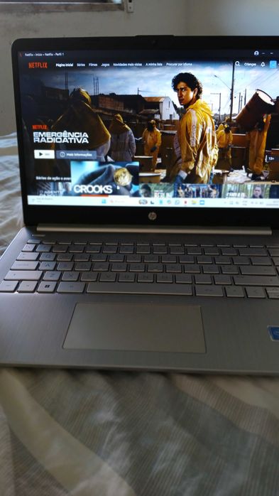 Computador portátil praticamente novo