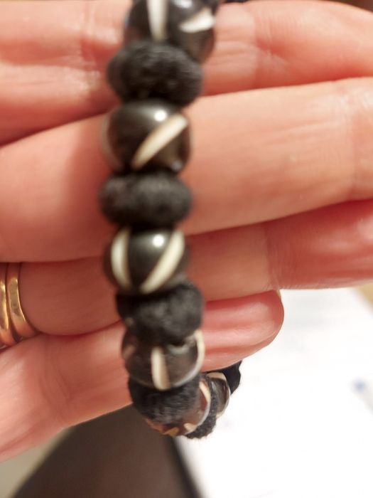 Pulseira Unissexo Preta e Branca.