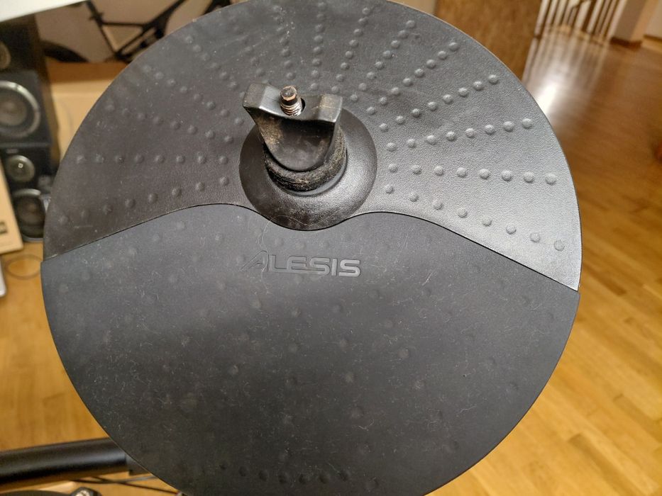 Prato Alesis c suporte para bateria eletrónica