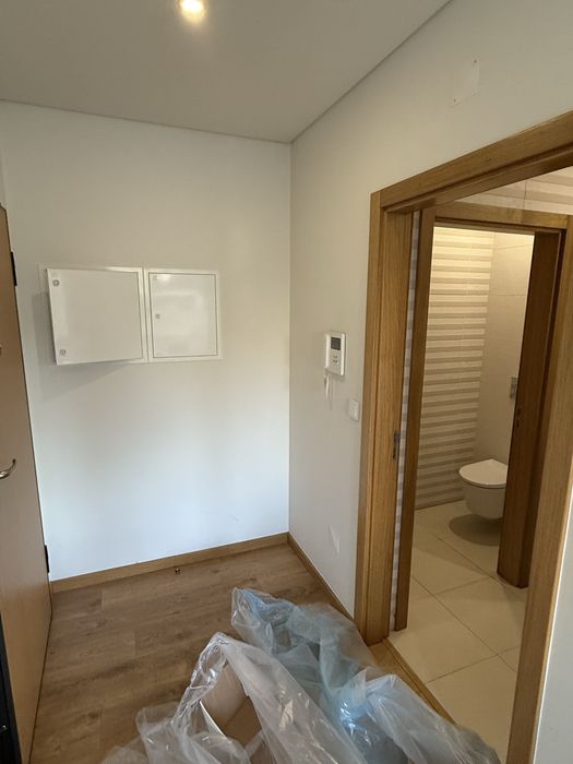 Aluga se quarto com wc privativo a caloiro de gestao