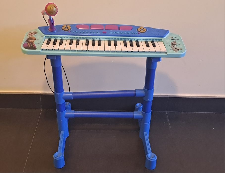 Mini piano frozen