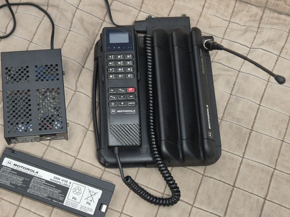 Telefon komórkowy Motorola Associate 2000