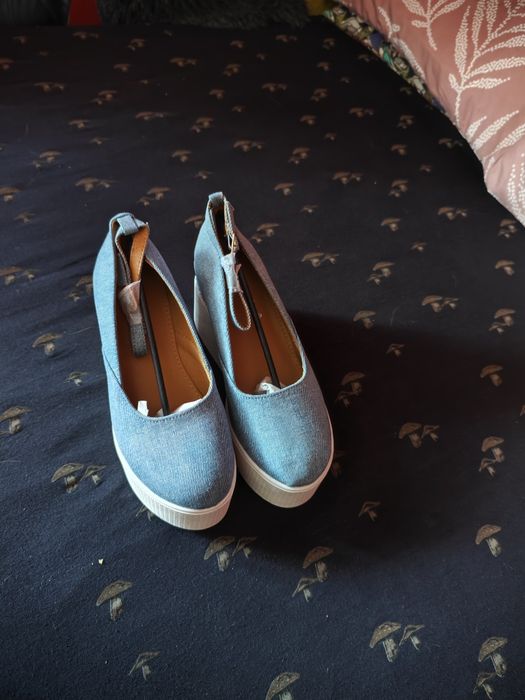 Obuwie damskie jeansowe