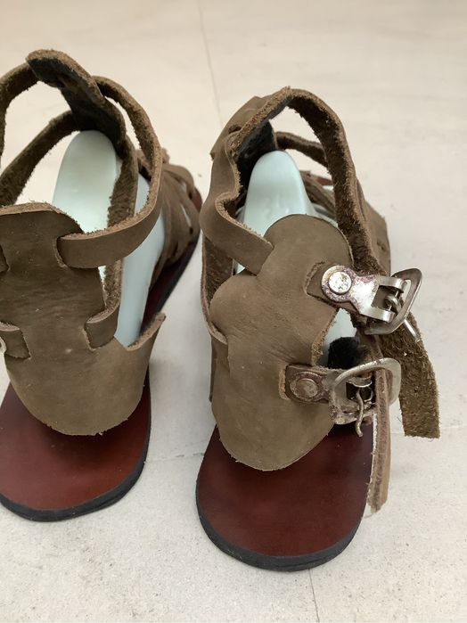 Sandálias 38,5 muito pouco uso