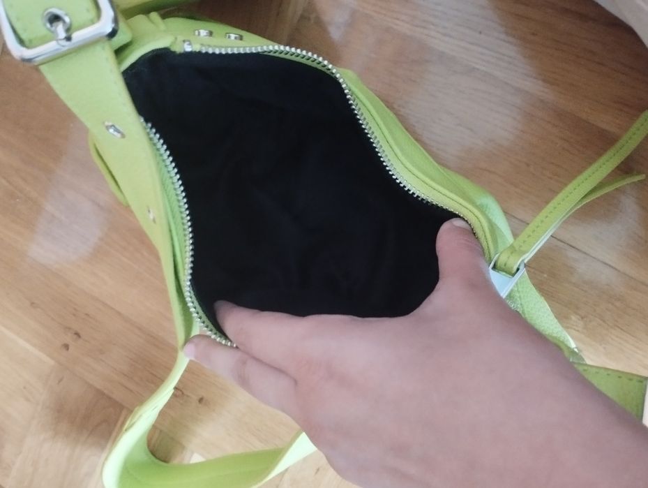 Neonowa, zielona torebka