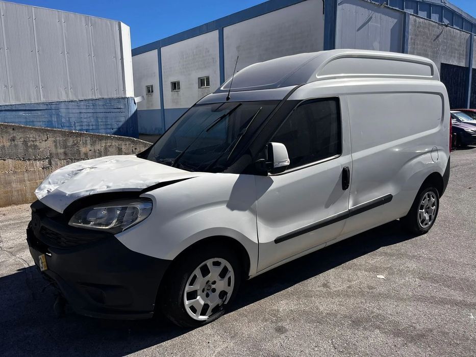 Fiat Doblo XL multijet de 2017 para peças