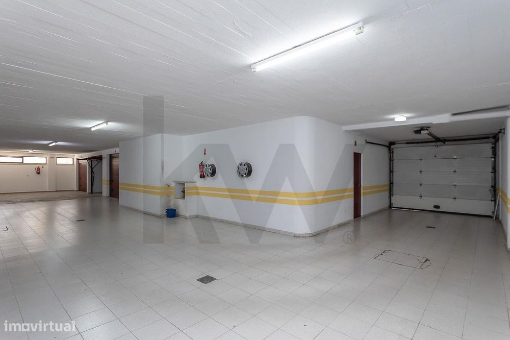 Apartamento T4 |  Parque dos Poetas l Terraço  com 50m2 e Box com  2 l