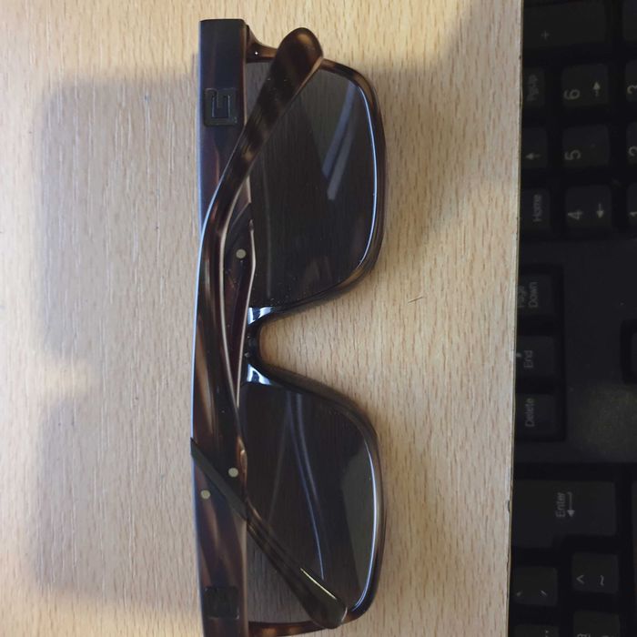 Óculos sol Guess modelo GU 6756 lentes carl zeiss, novo