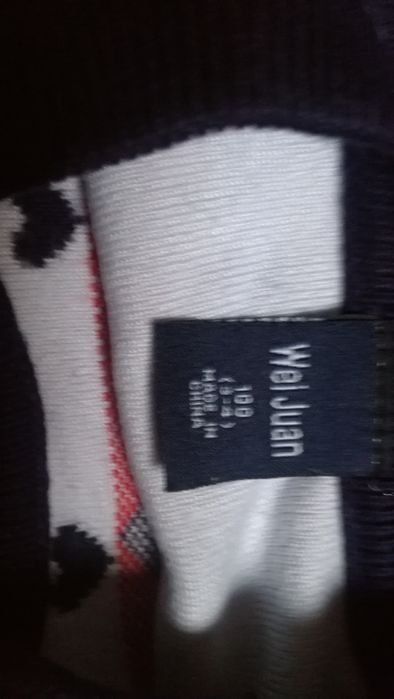 Varias roupas de menina