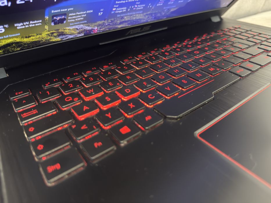 Asus FX753 (i7-7700HQ, GTX 1050, 8Gb, 256Gb)