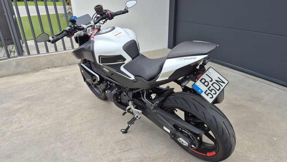 CFMOTO 450NK (Abril 2024)