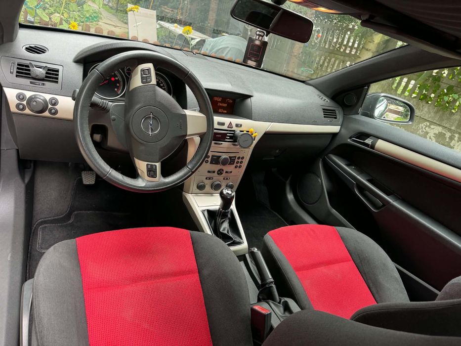 Opel Astra TwinTop Cabrio 1.6