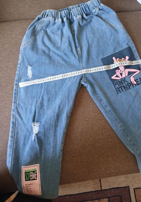 Продам джинсы на девочку 11-14 лет