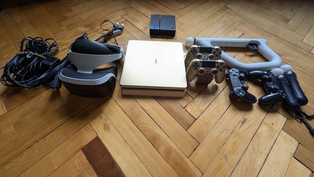 Продам PlayStation 4 Slim Gold + PS VR великим комплектом.